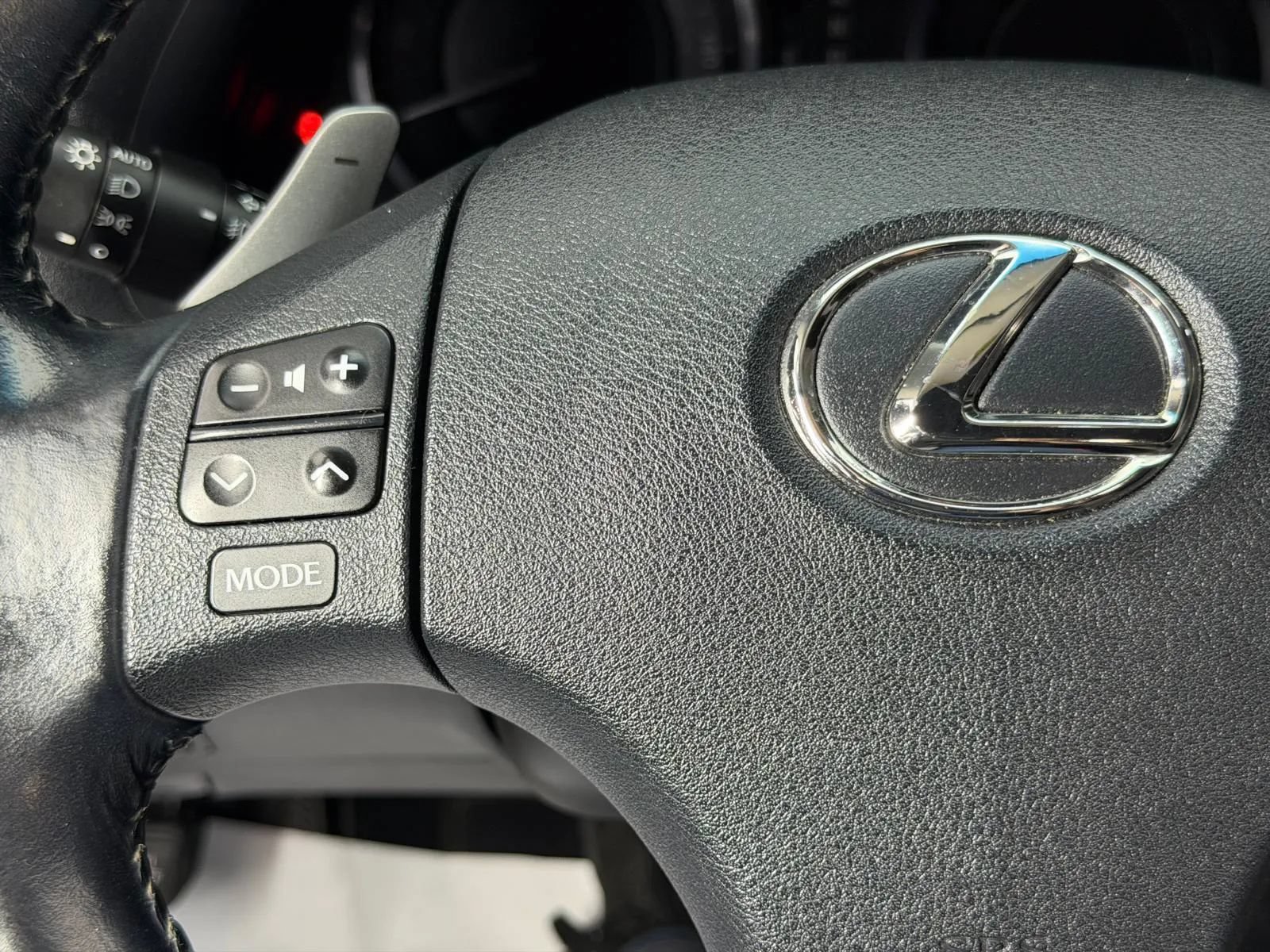 Used 2010 Lexus IS 250C RWD image 25