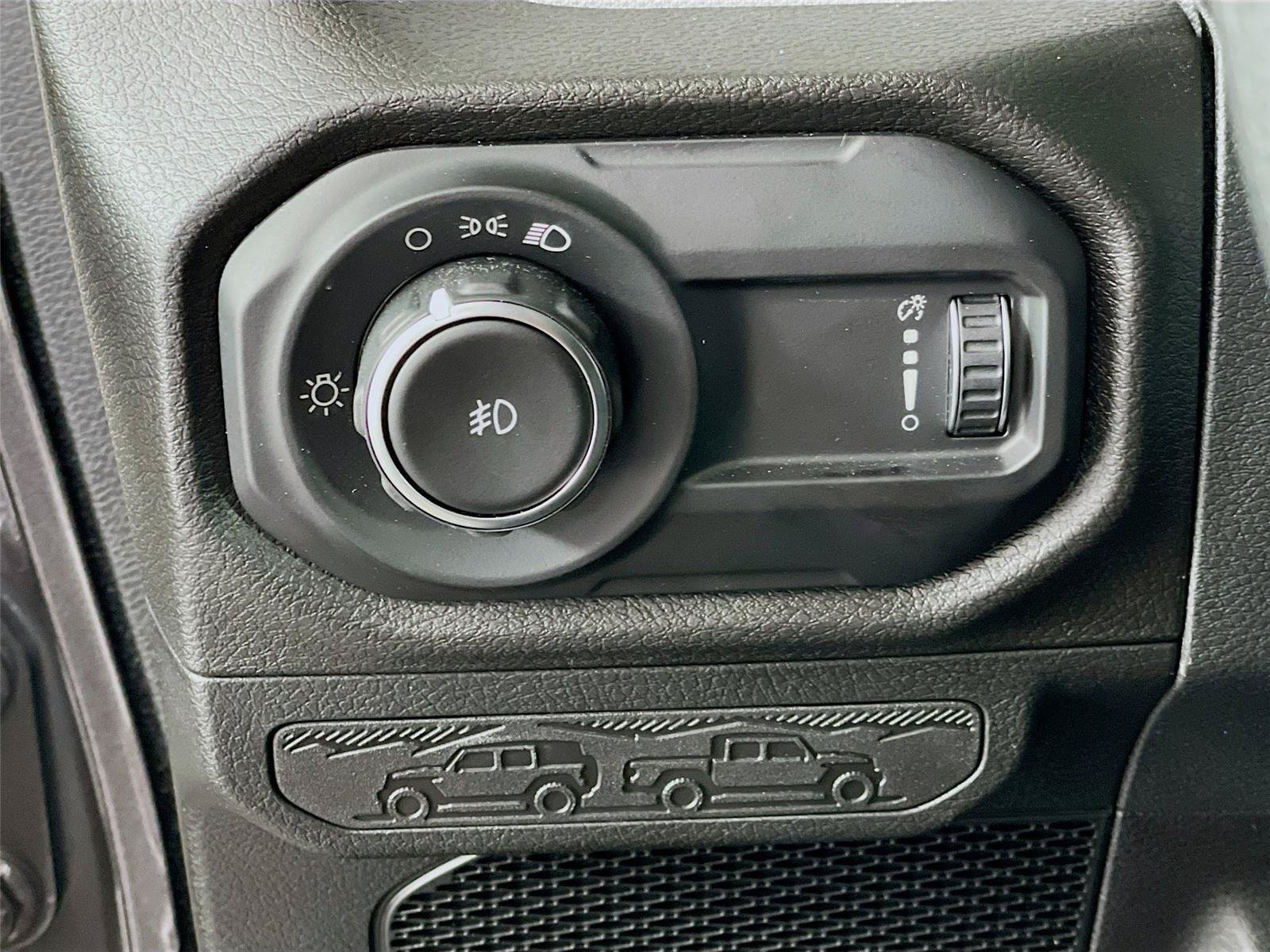 Used 2026 Jeep Wrangler Sport AWD/4WD image 15