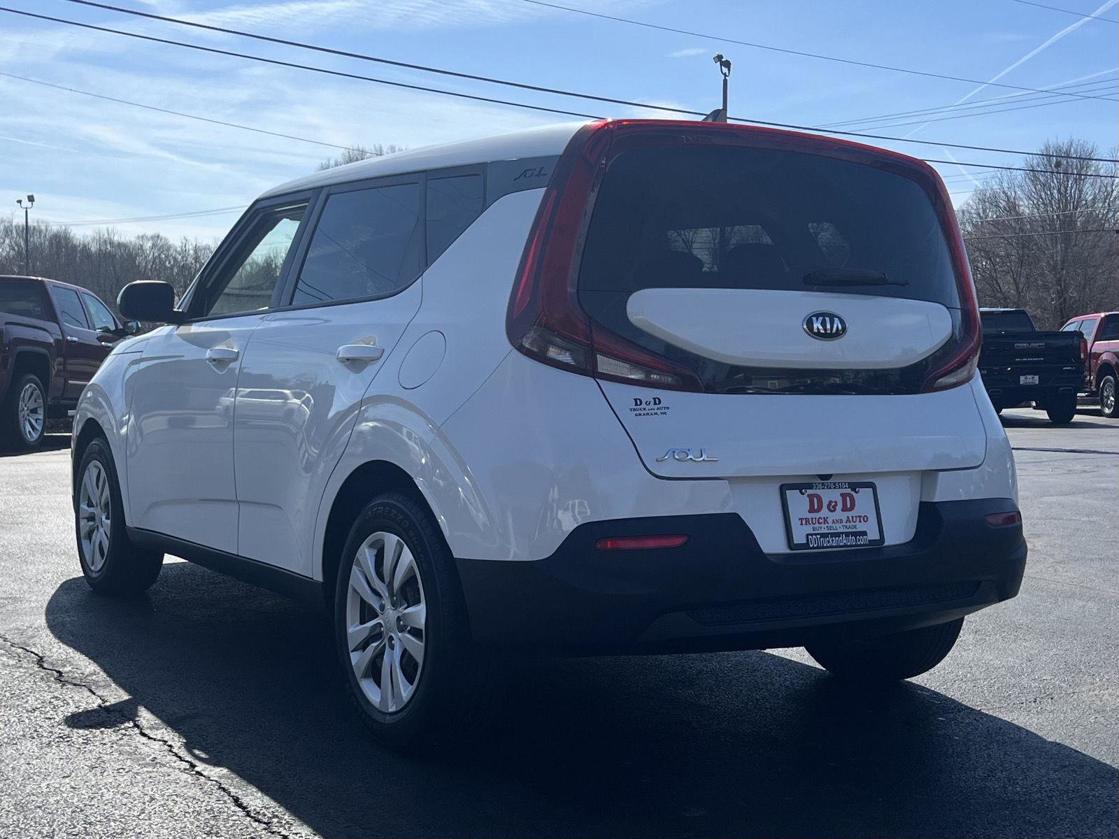 Used 2020 Kia Soul LX image 3