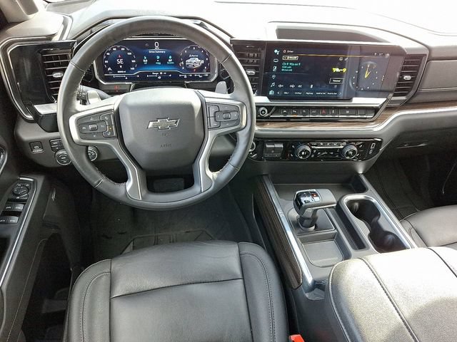 Used 2024 Chevrolet Silverado 1500 RST w/ Convenience Package II AWD/4WD image 2