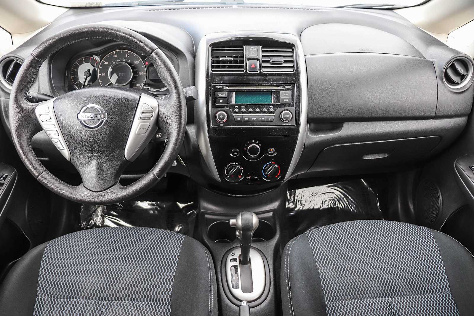 Used 2015 Nissan Versa Note SV FWD image 13