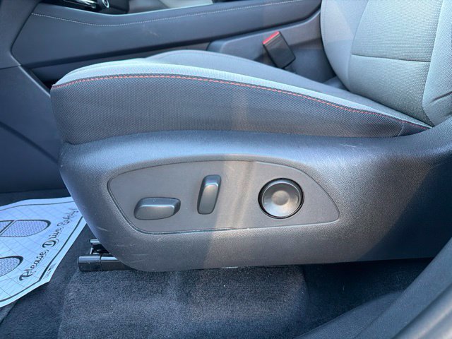 Certified 2026 Chevrolet Traverse LT w/ Driver Confidence Package FWD image 14