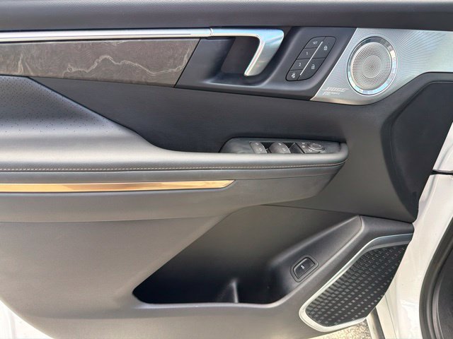 Used 2025 Buick Enclave Avenir FWD image 10
