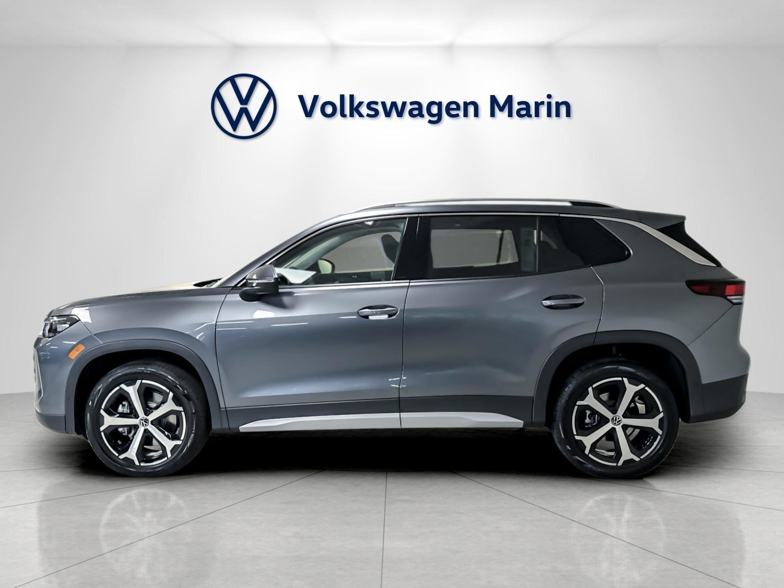 New 2026 Volkswagen Tiguan SE image 2