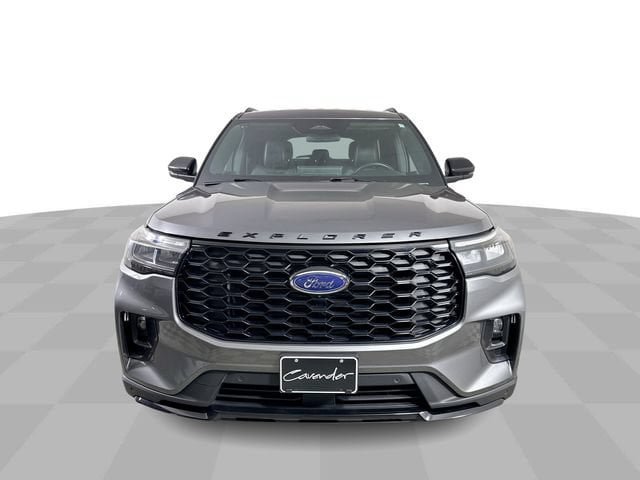 Used 2025 Ford Explorer ST-Line w/ ST-Line Street Pack AWD/4WD image 3