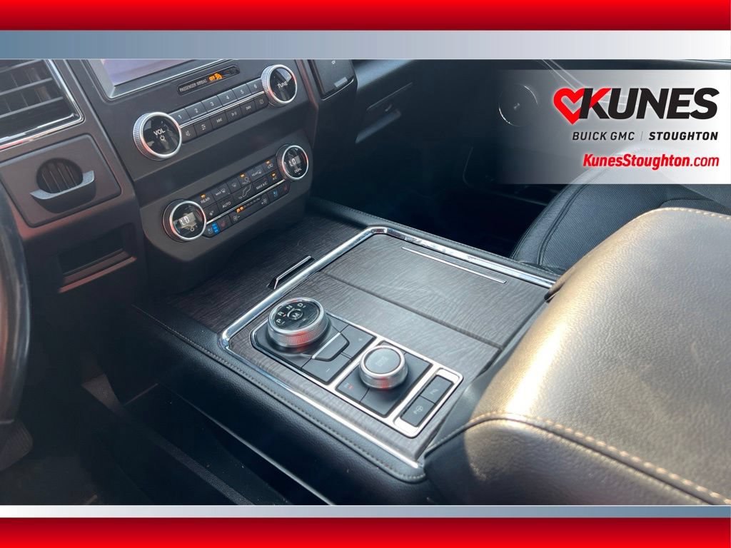 Used 2019 Ford Expedition Limited w/ Equipment Group 301A AWD/4WD image 32
