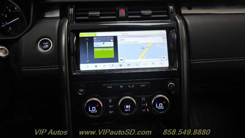 Used 2017 Land Rover Discovery First Edition AWD/4WD image 32