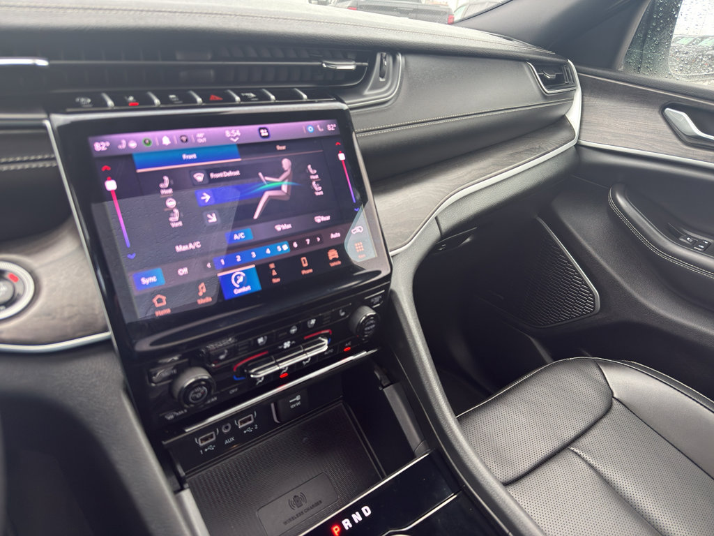 Used 2024 Jeep Grand Cherokee L Limited w/ Luxury Tech Group II AWD/4WD image 21