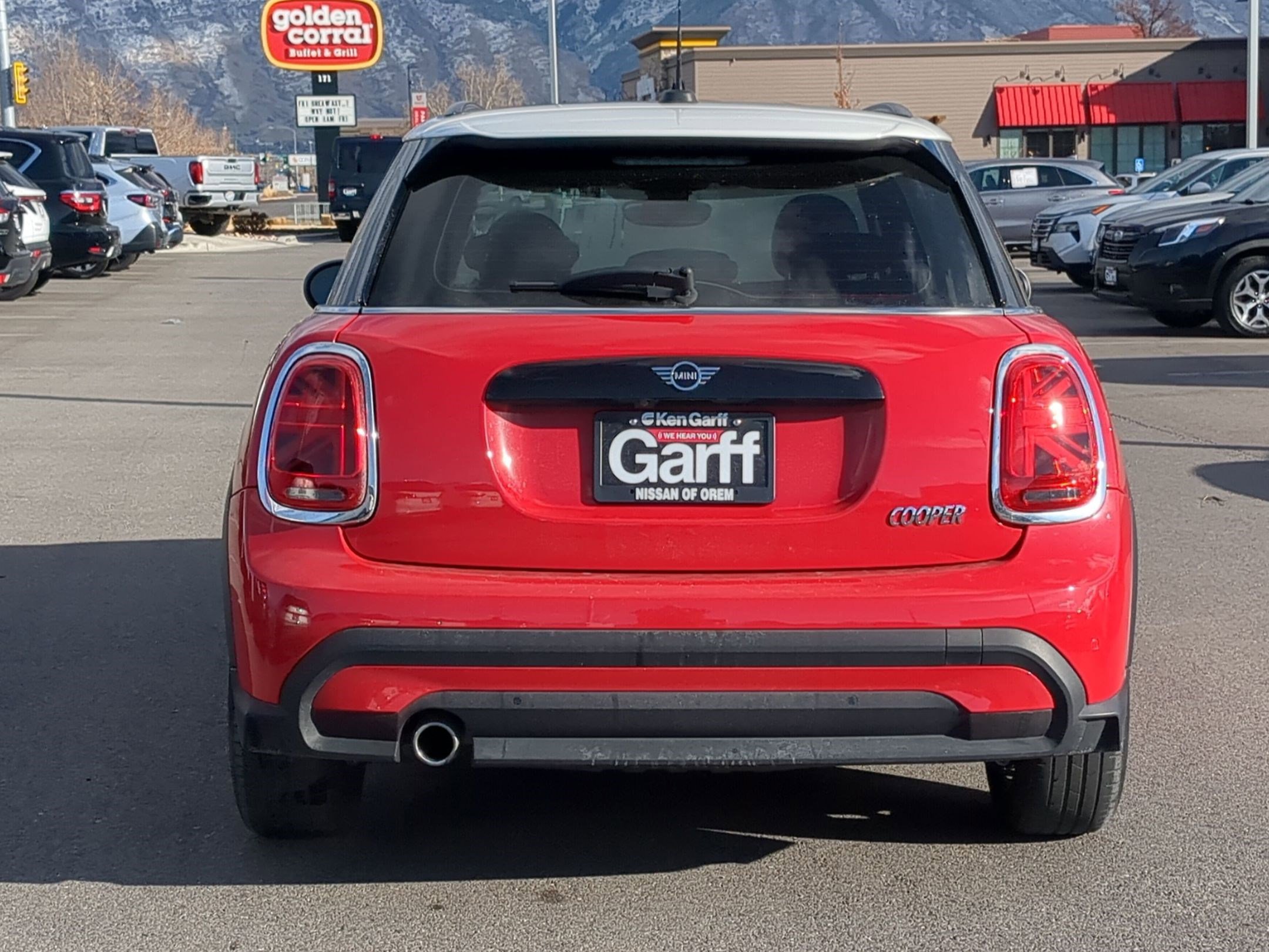 Used 2024 MINI Cooper 4-Door Hardtop image 7