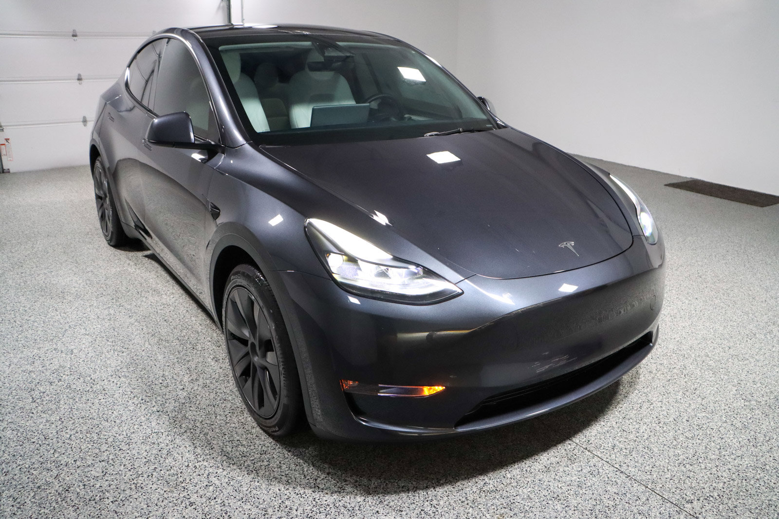 Used 2025 Tesla Model Y Long Range image 5