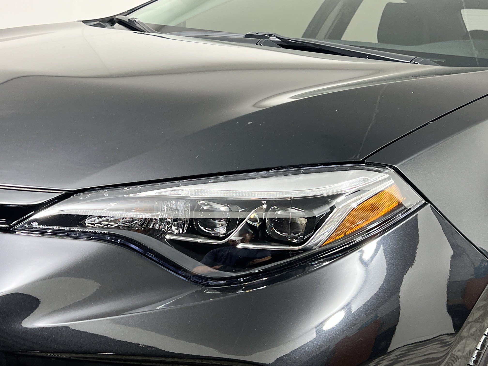 Used 2019 Toyota Corolla SE w/ SE Premium Package FWD image 12