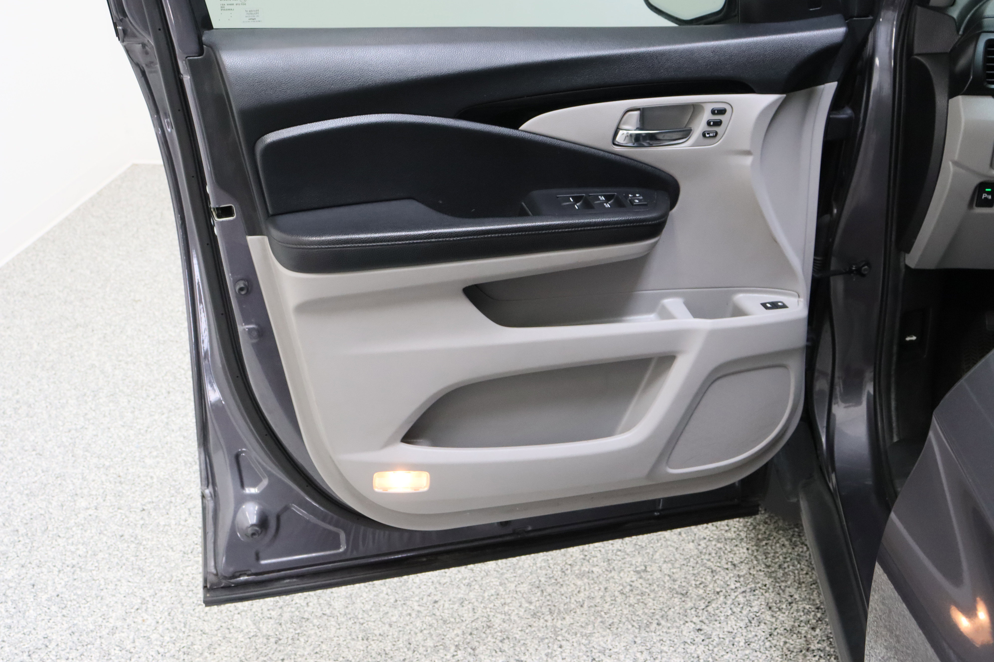 Used 2020 Honda Pilot Elite image 12