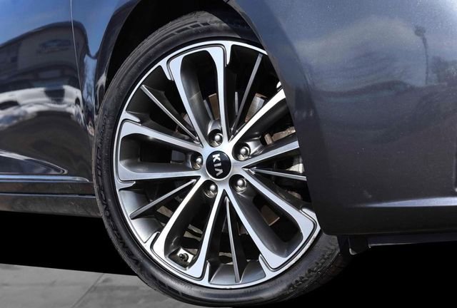 Used 2019 Kia Cadenza Technology image 3