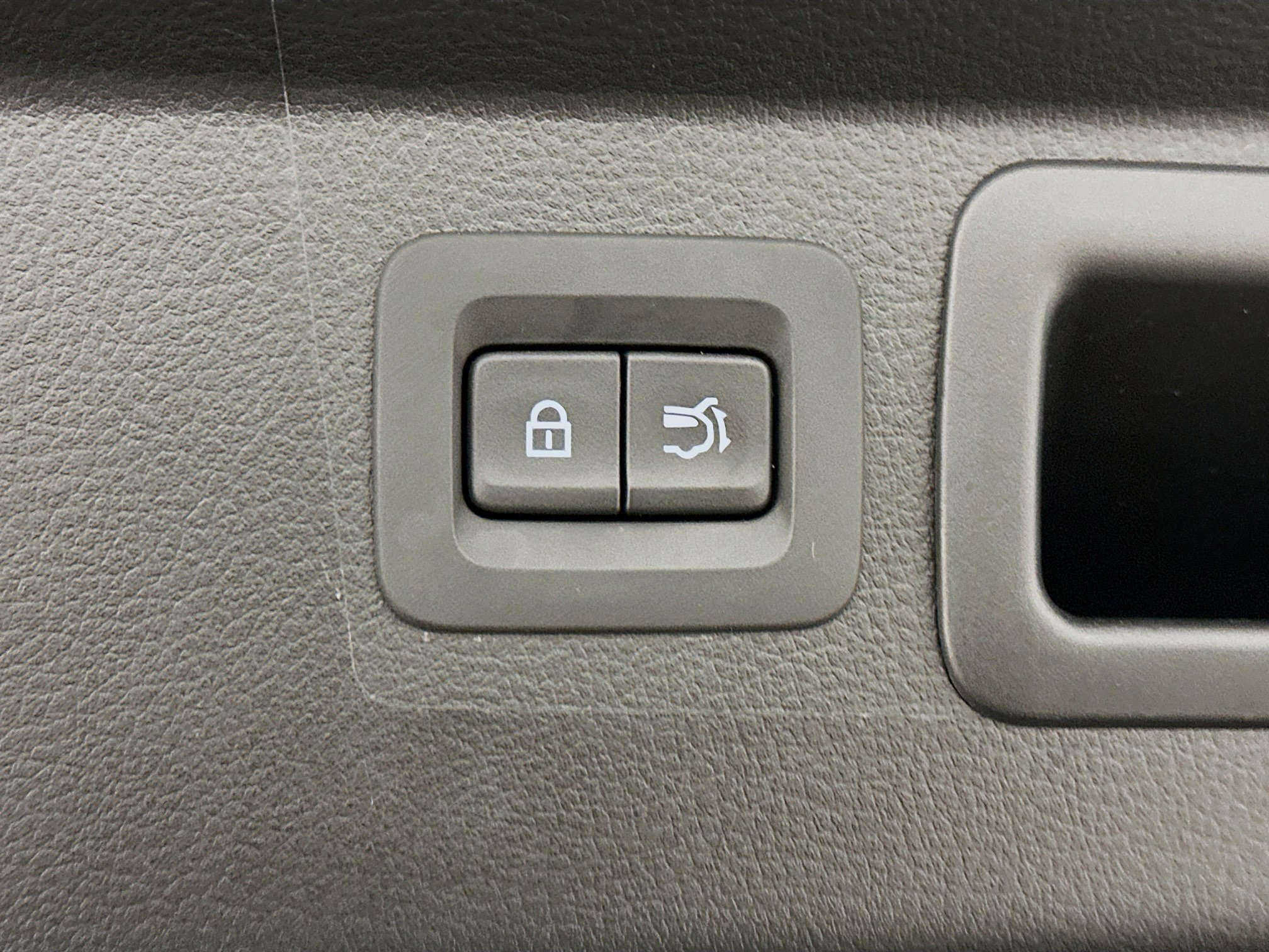 Used 2025 MAZDA CX-50 AWD 2.5 S w/ Premium Package image 32