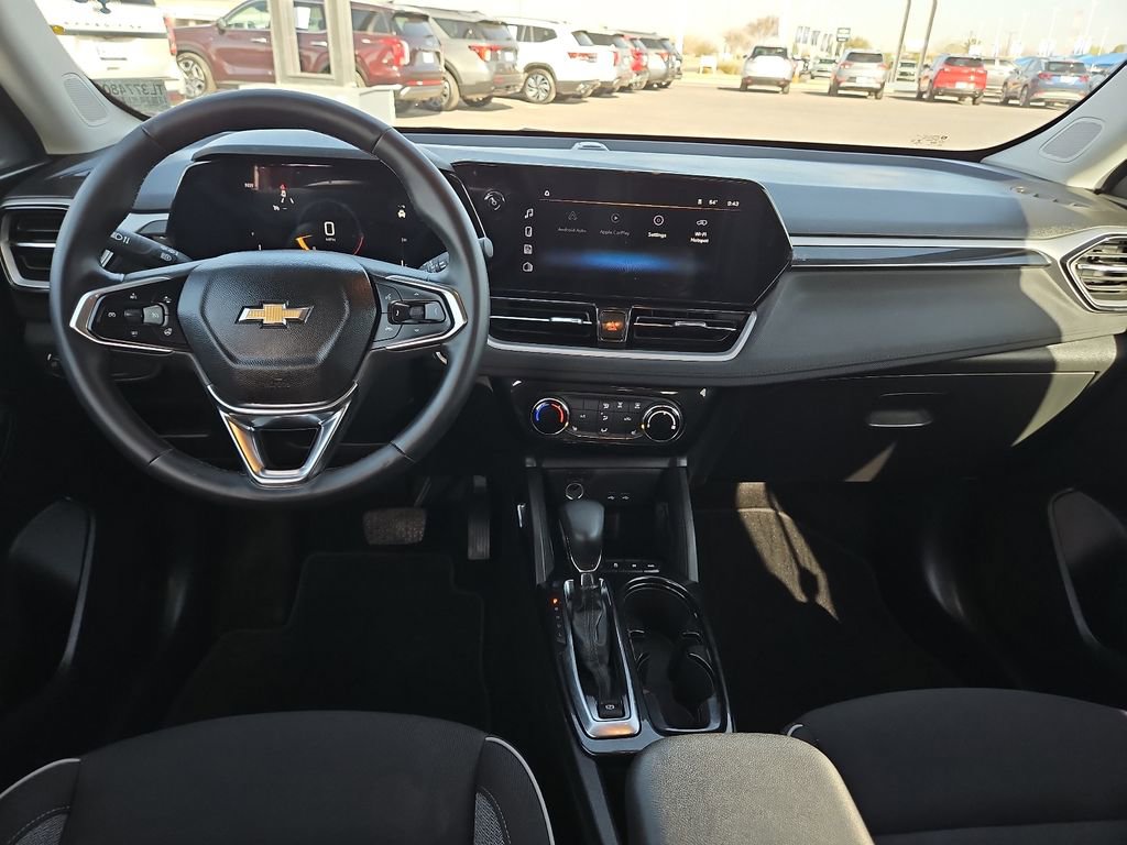 Used 2024 Chevrolet TrailBlazer LT w/ LT Cold Weather Package image 12