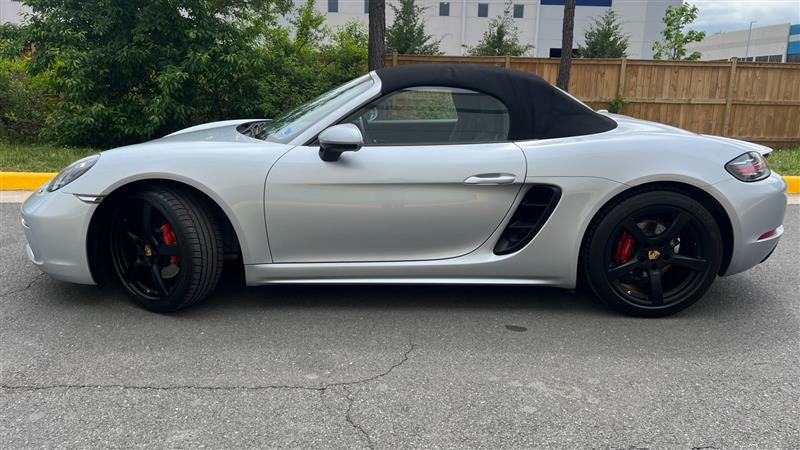 Used 2018 Porsche 718 Boxster RWD image 7