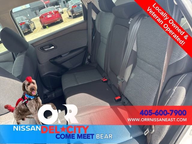 Used 2022 Nissan Rogue SV FWD image 13