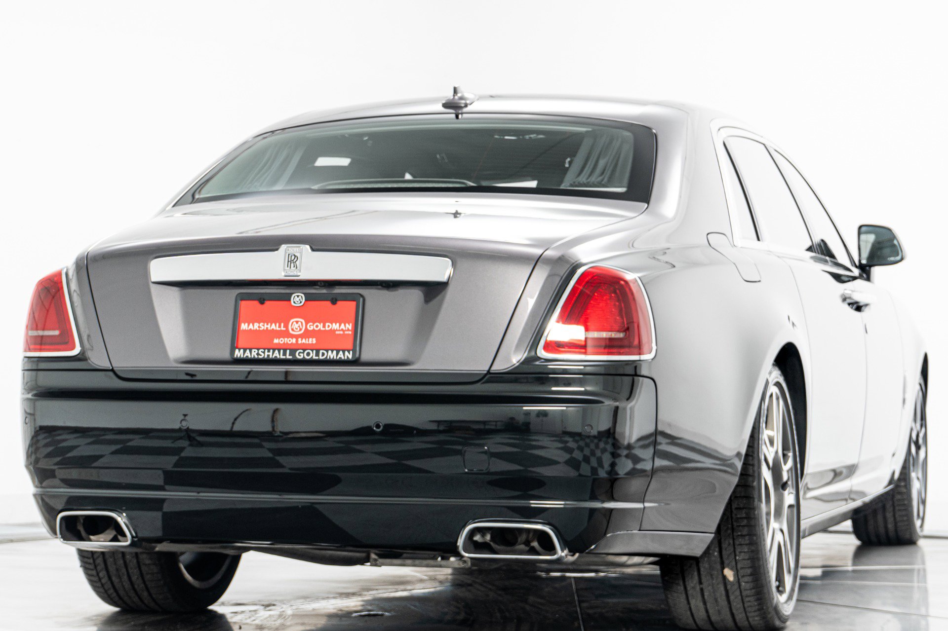 Used 2017 Rolls-Royce Ghost Extended Wheelbase image 9