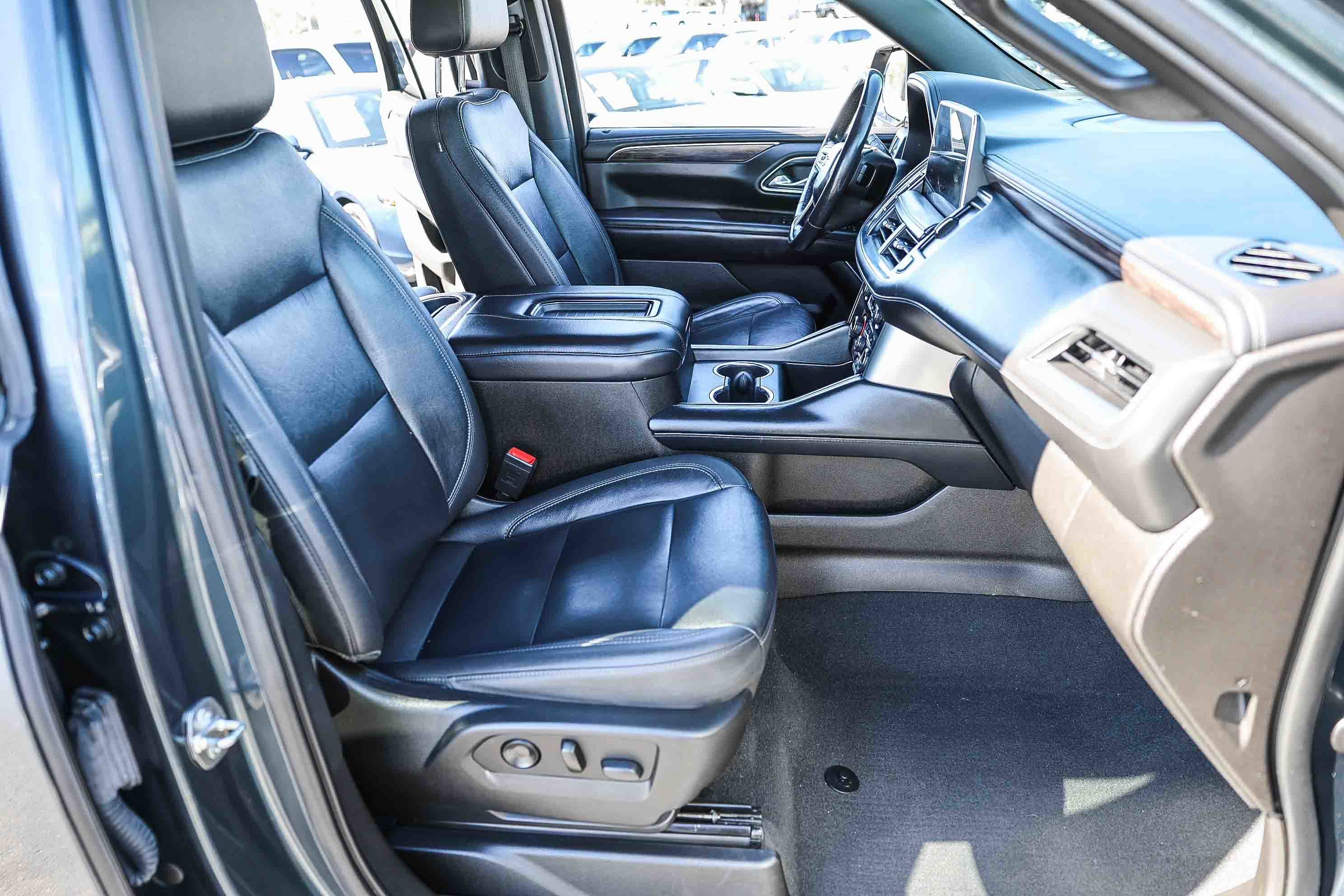 Used 2021 Chevrolet Tahoe Z71 w/ Max Trailering Package image 8