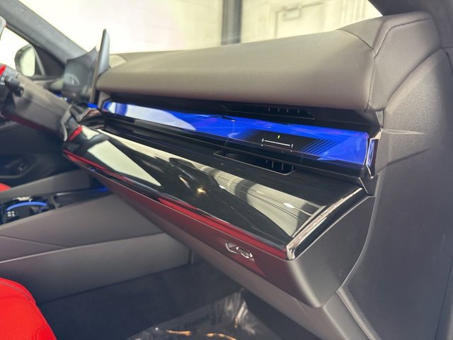 Used 2025 BMW M5 w/ Carbon Package image 63