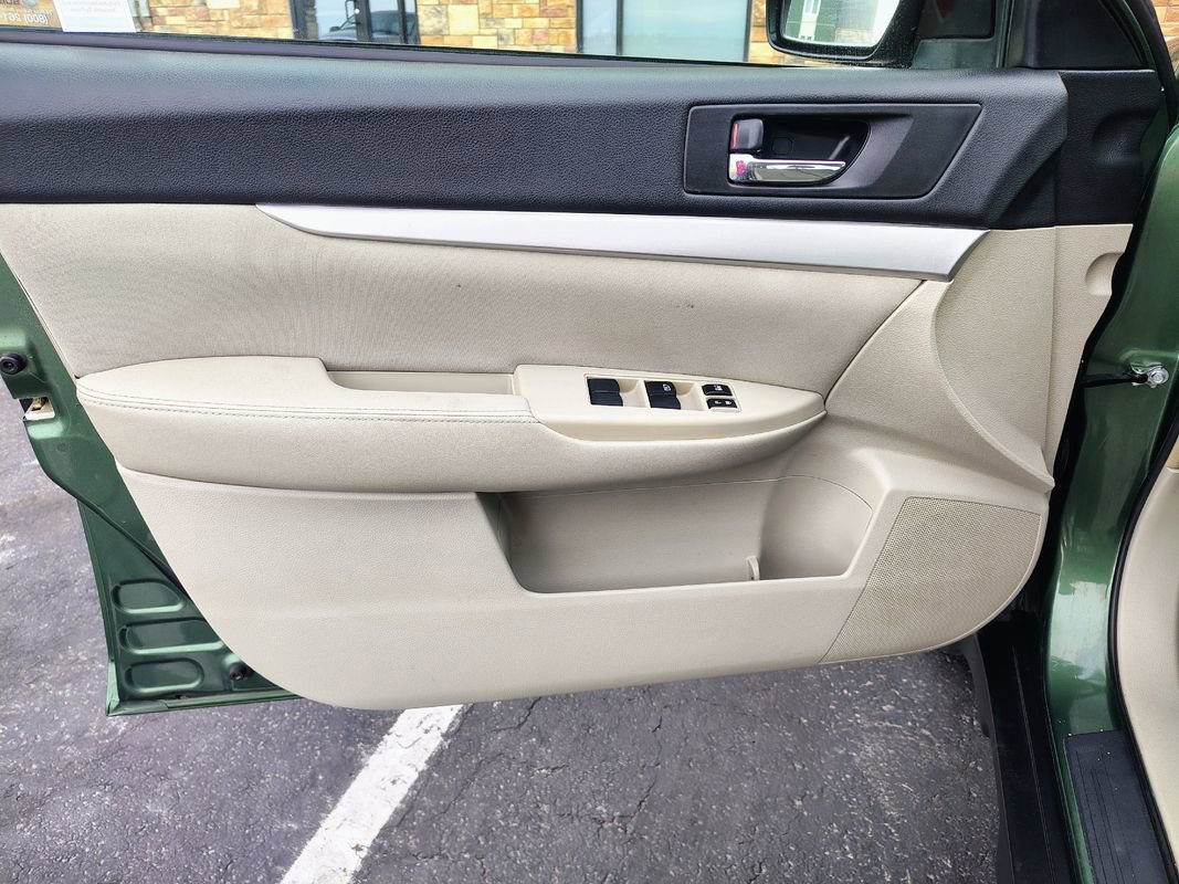 Used 2012 Subaru Outback 2.5i AWD/4WD image 9