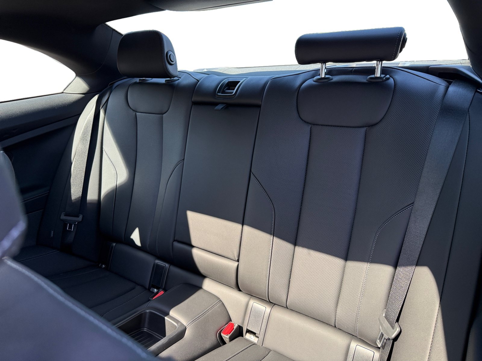 Used 2024 BMW 230i Coupe w/ Premium Package RWD image 16