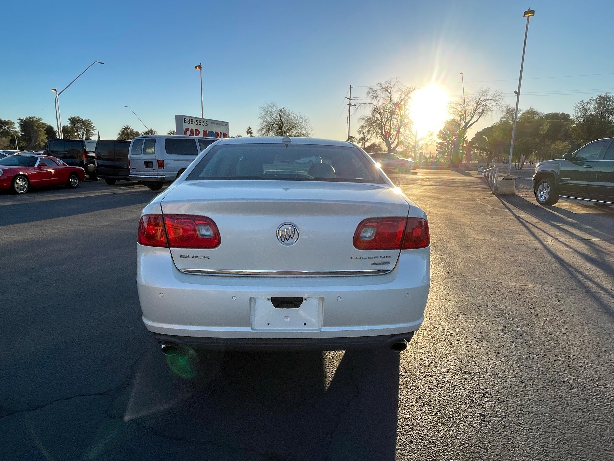 Used 2011 Buick Lucerne Super FWD image 4