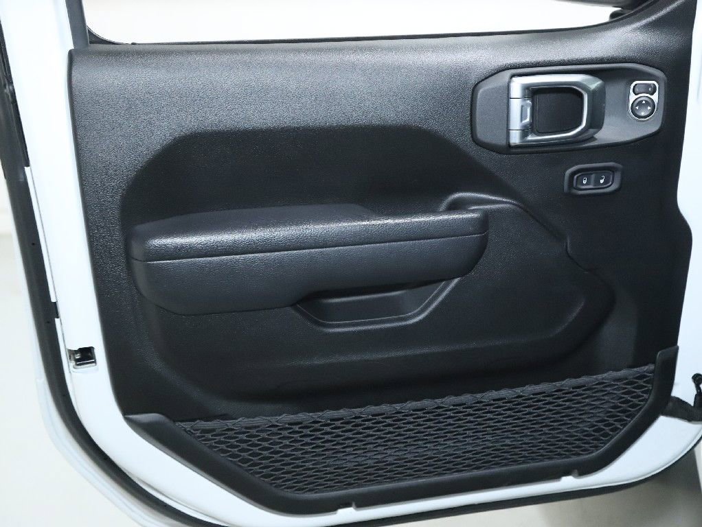 Used 2025 Jeep Wrangler Sport S image 16