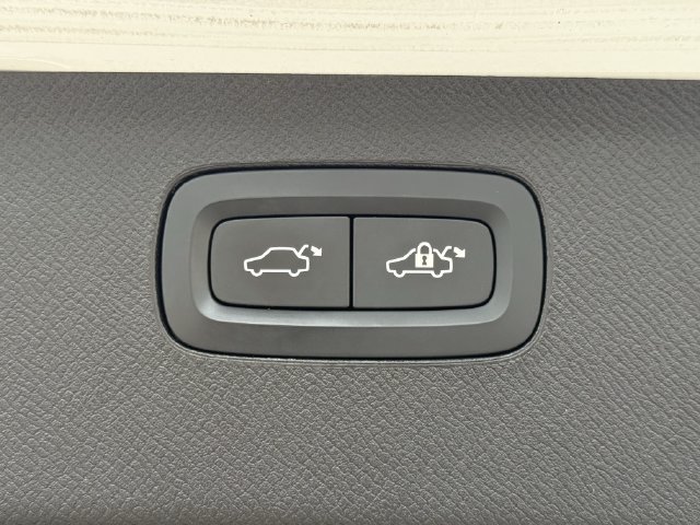 Used 2021 Volvo XC90 T5 Momentum w/ Climate Package FWD image 33