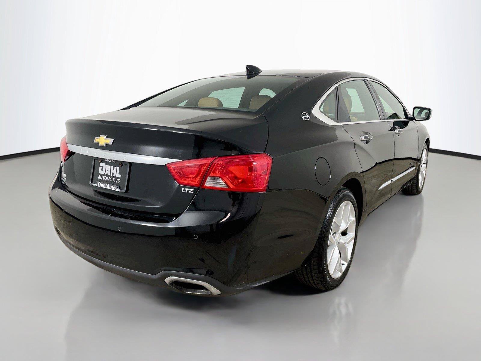 Used 2015 Chevrolet Impala LTZ FWD image 13