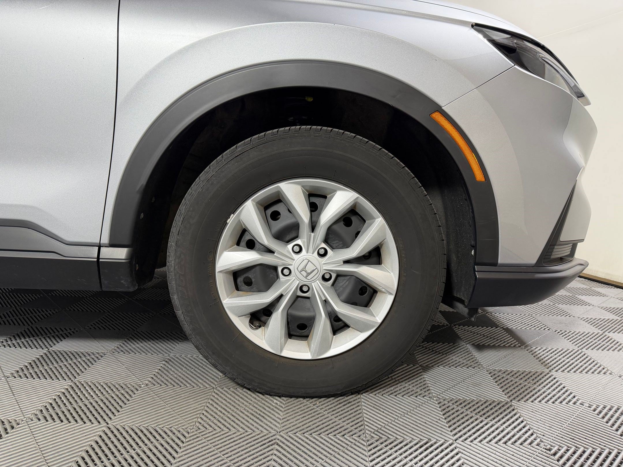 Certified 2025 Honda CR-V LX image 9
