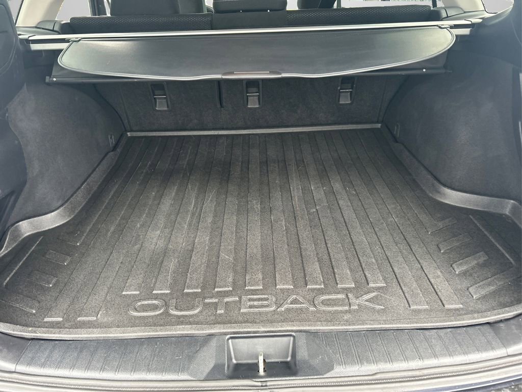 Used 2015 Subaru Outback 2.5i Premium image 12