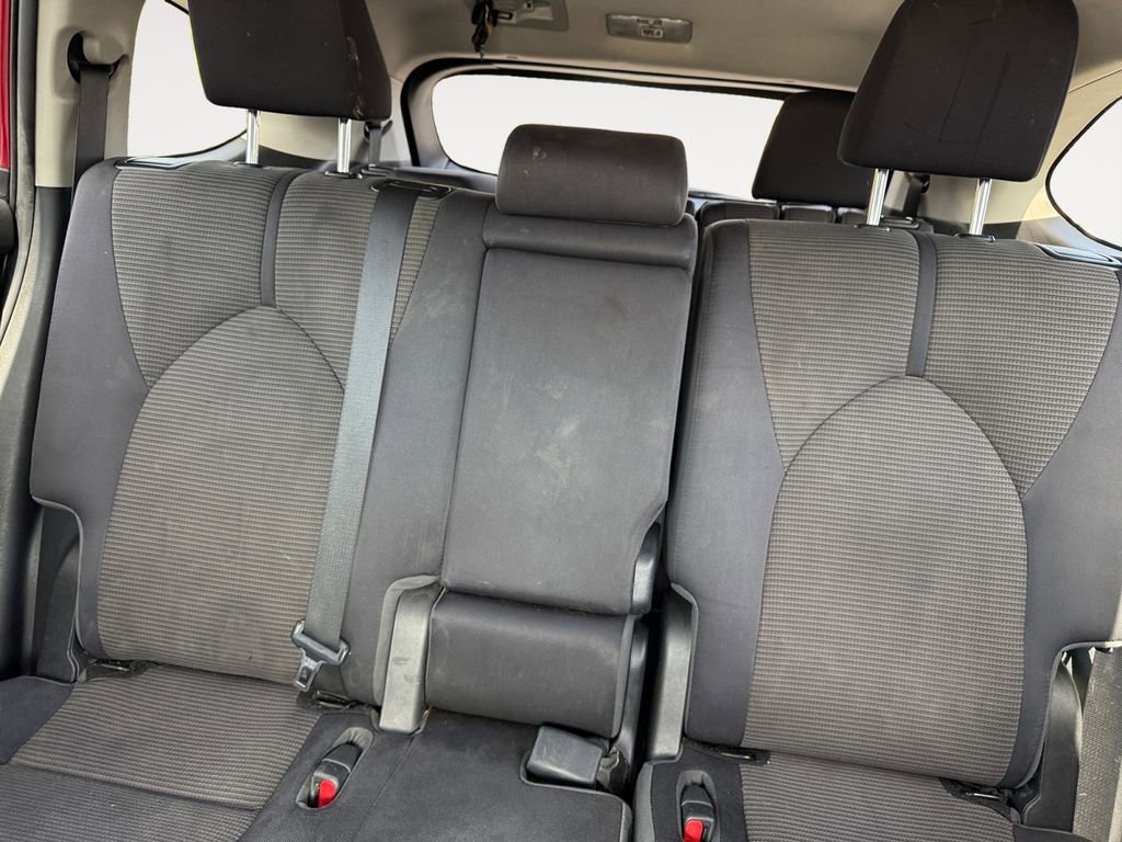 Used 2022 Toyota Highlander LE AWD/4WD image 13