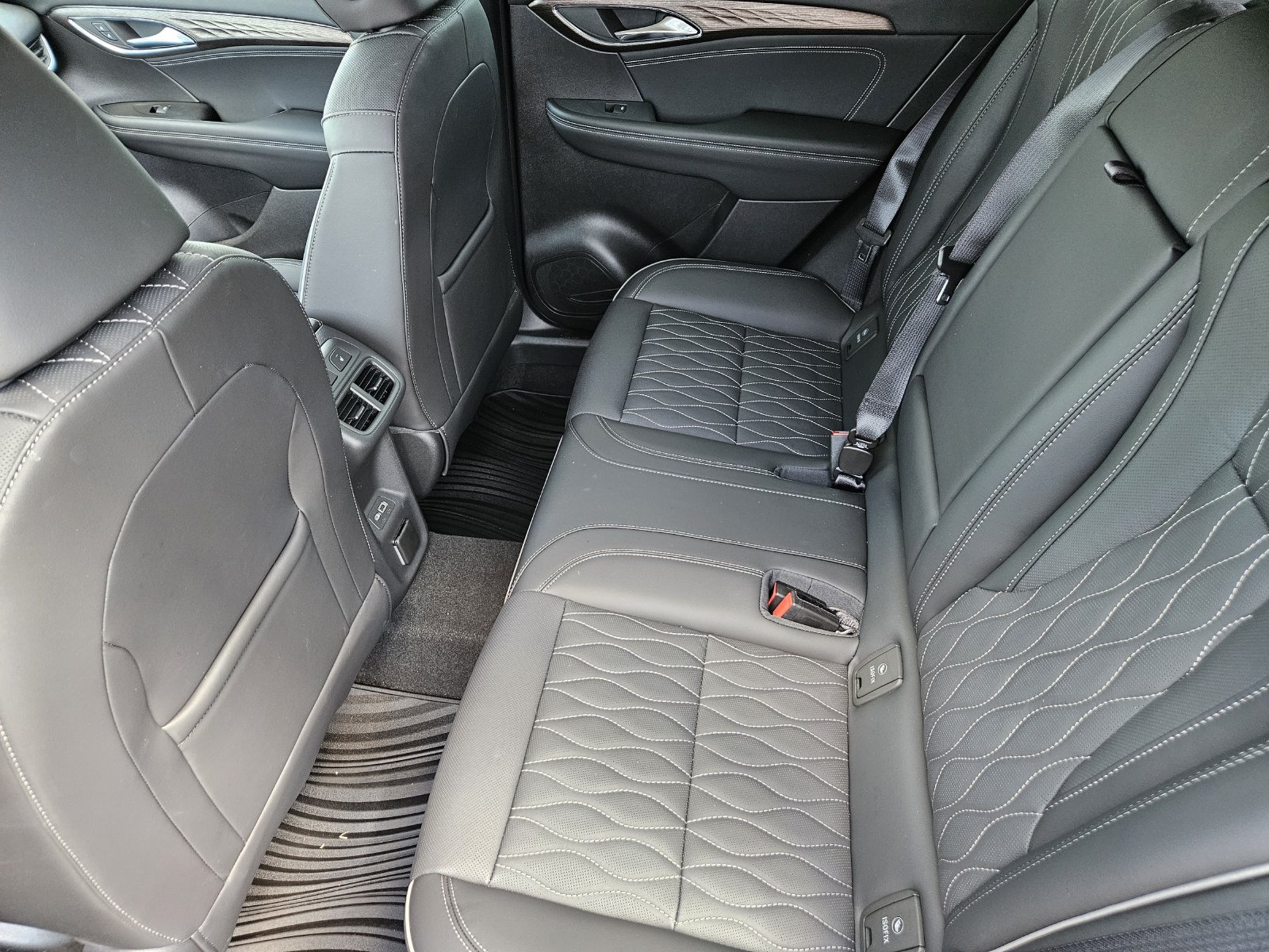 Used 2023 Buick Envision Avenir FWD image 34