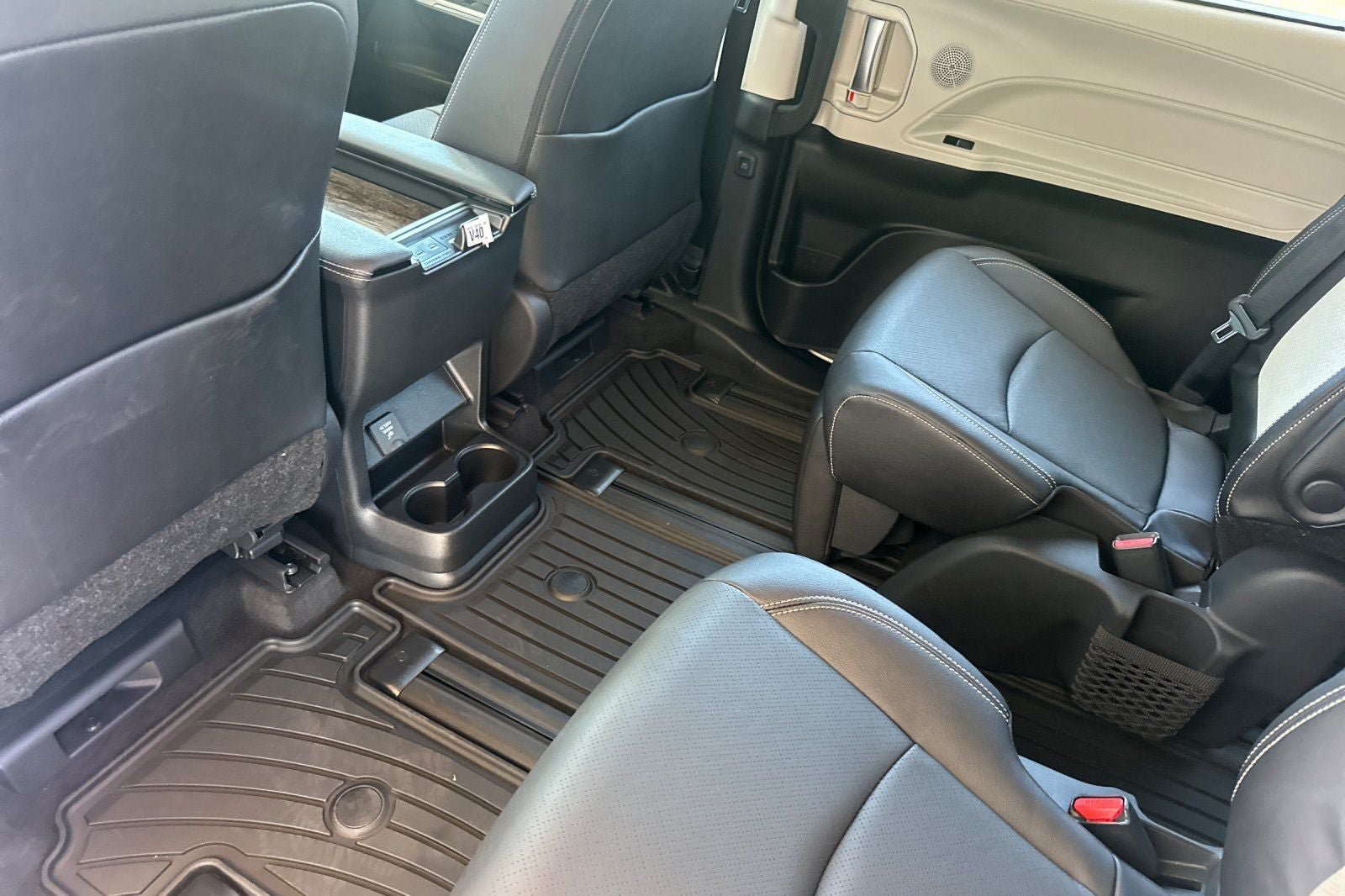 New 2026 Toyota Sienna Limited FWD image 14