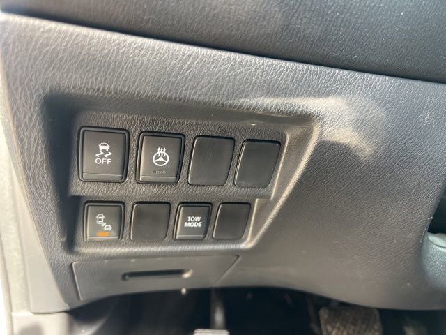 Used 2018 Nissan Pathfinder SV w/ SV Tech Package image 22