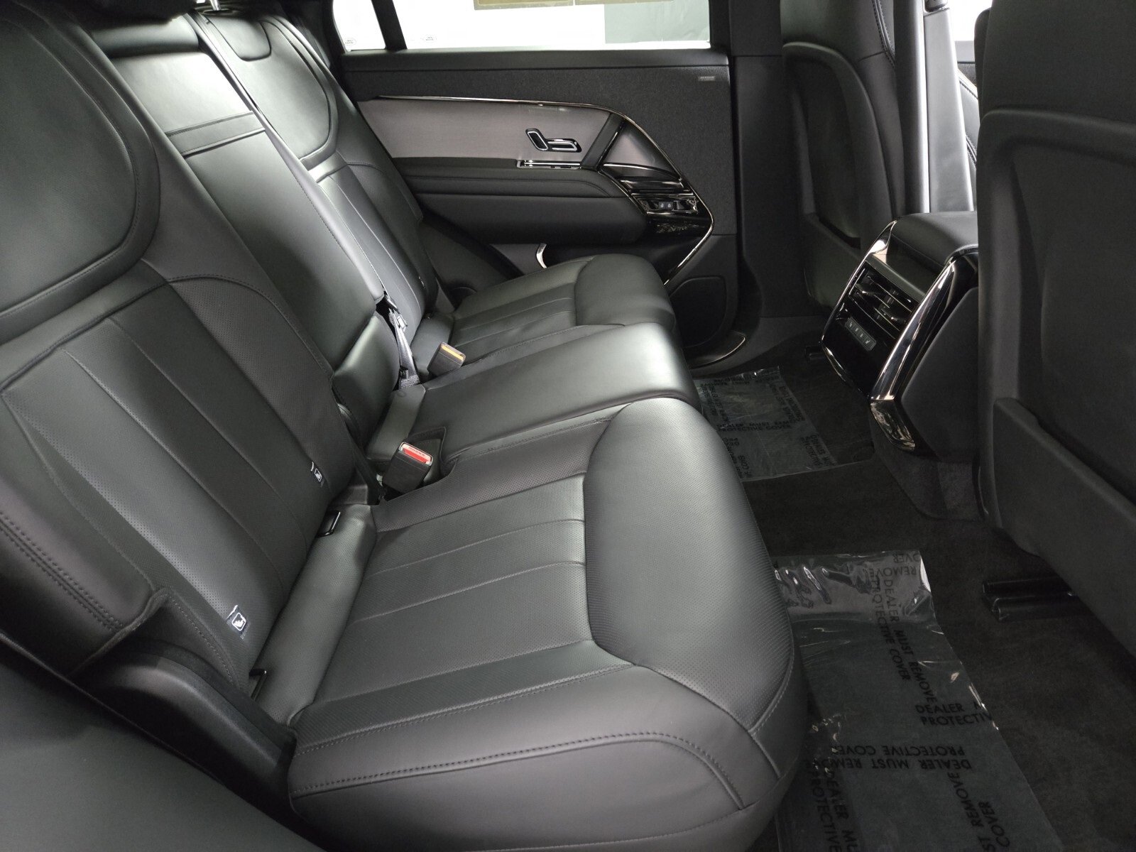 Used 2024 Land Rover Range Rover Sport SE image 18