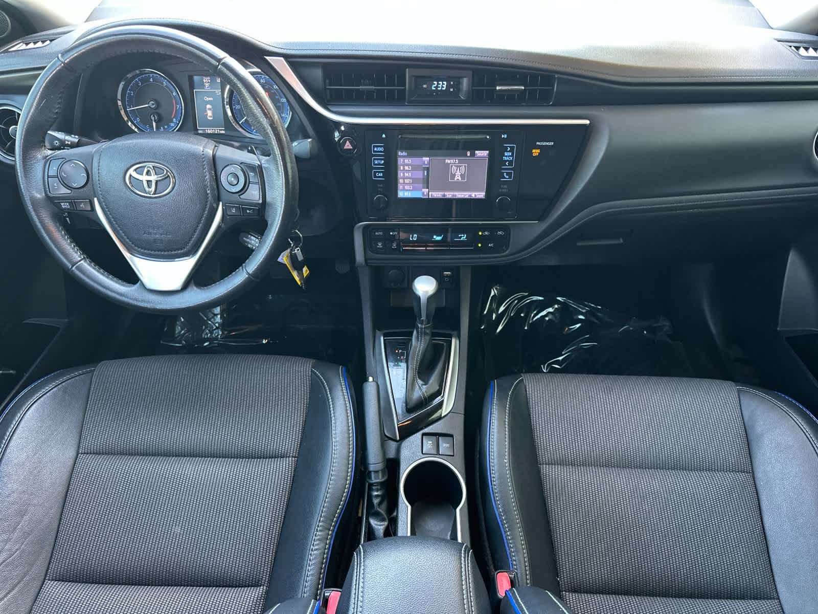 Used 2017 Toyota Corolla SE FWD image 4