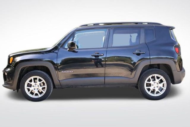Used 2019 Jeep Renegade Latitude w/ Cold Weather Group image 14