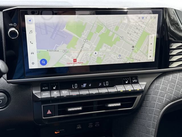 Used 2025 Toyota Camry XLE FWD image 17