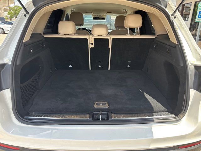 Used 2017 Mercedes-Benz GLC 300 4MATIC w/ Premium 3 Package image 11