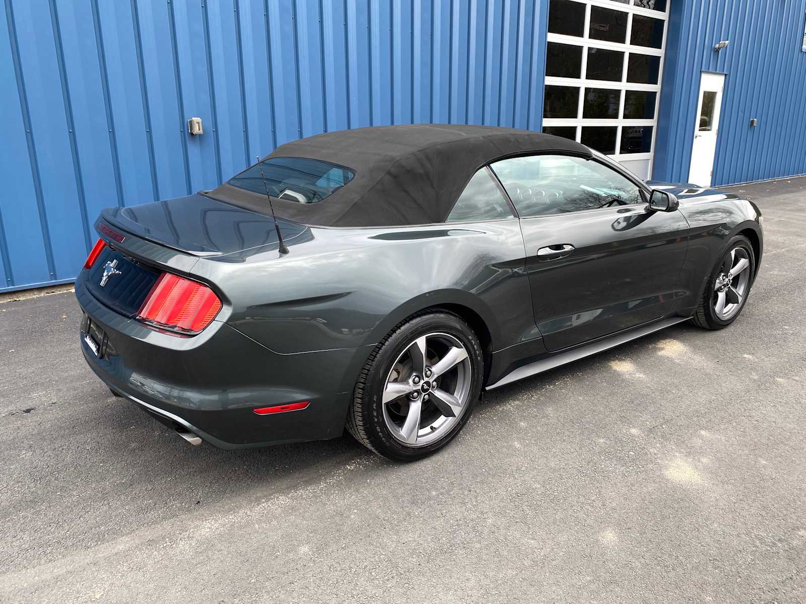 Used 2015 Ford Mustang Convertible image 36