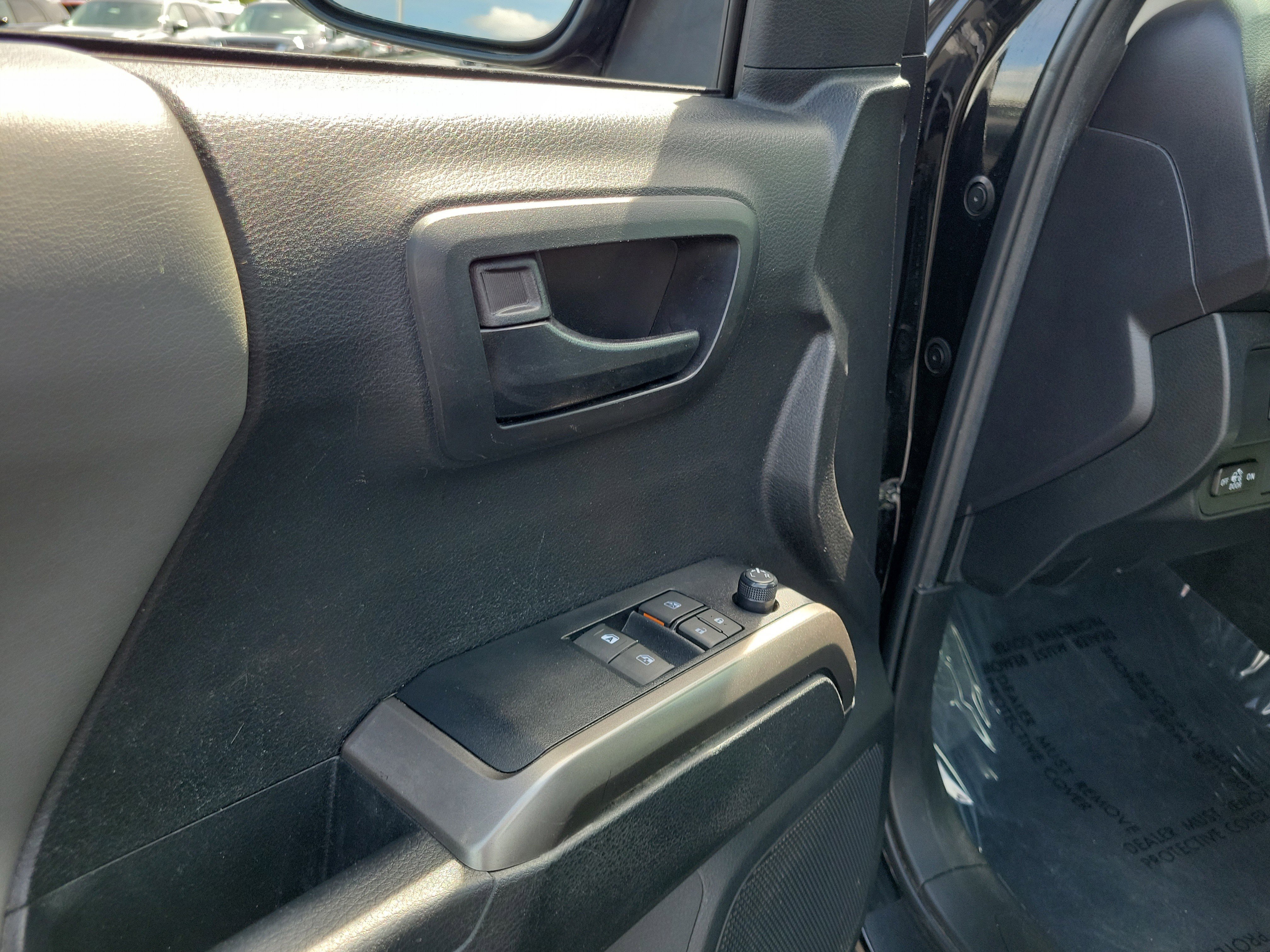 Used 2022 Toyota Tacoma SR5 image 14