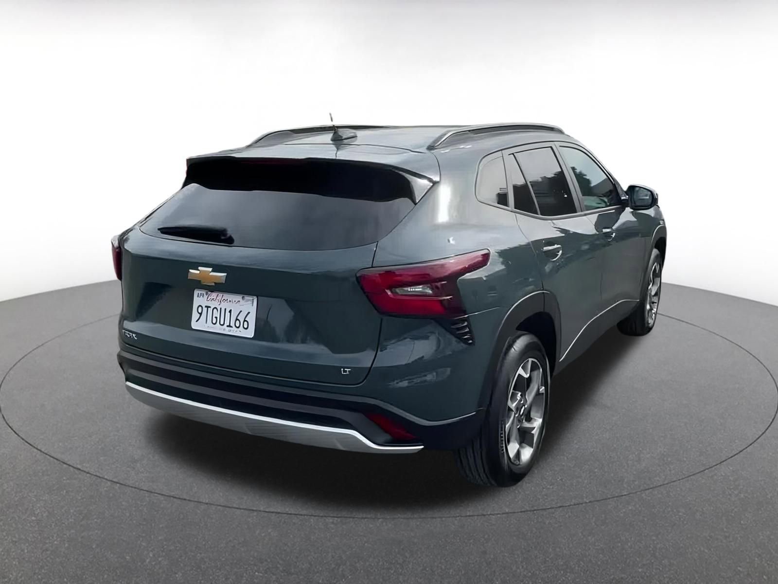 Used 2025 Chevrolet Trax LT w/ LT Convenience Package image 12