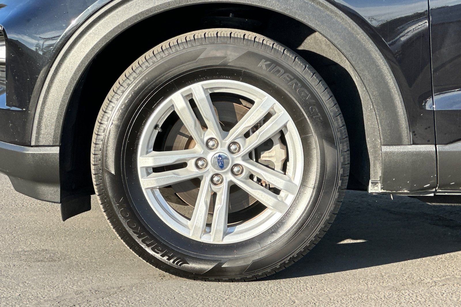 Used 2024 Ford Explorer XLT w/ Equipment Group 202A image 26