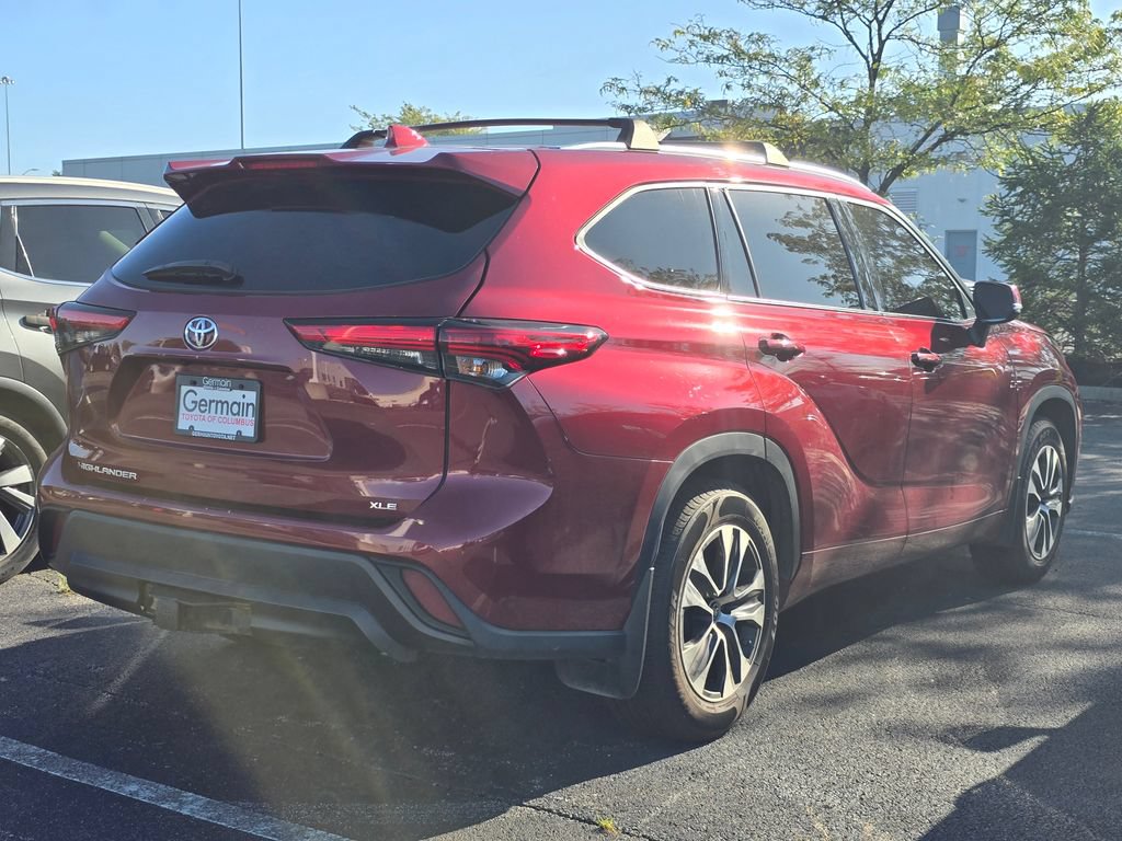 Used 2021 Toyota Highlander XLE FWD image 8