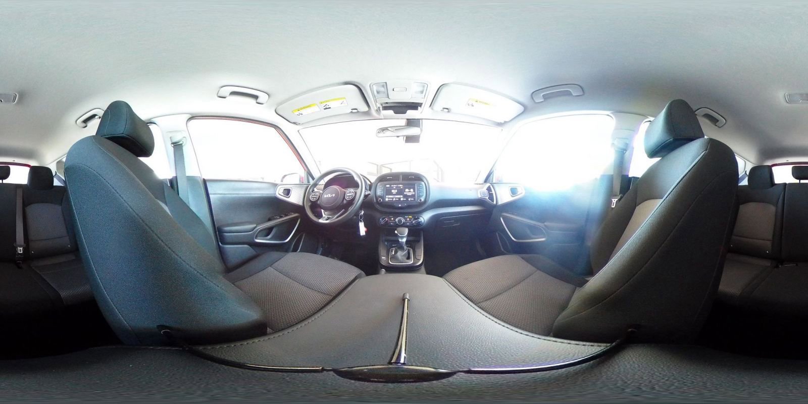 Used 2025 Kia Soul LX w/ LX Technology Package FWD image 40