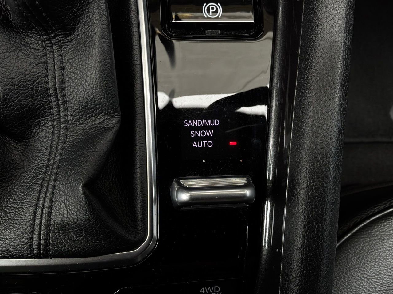 Used 2025 Jeep Compass Latitude AWD/4WD image 23