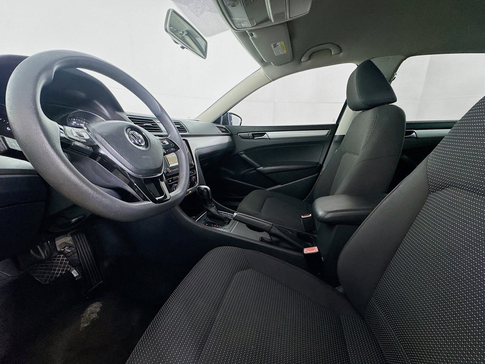 Used 2016 Volkswagen Passat 1.8T S image 20