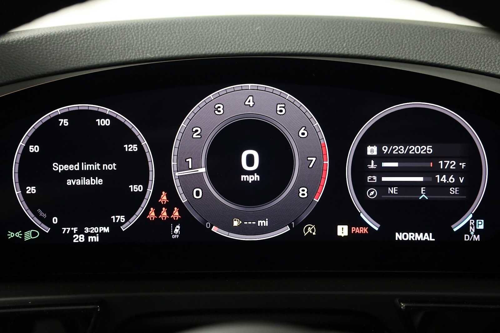 New 2025 Porsche Cayenne Coupe image 24